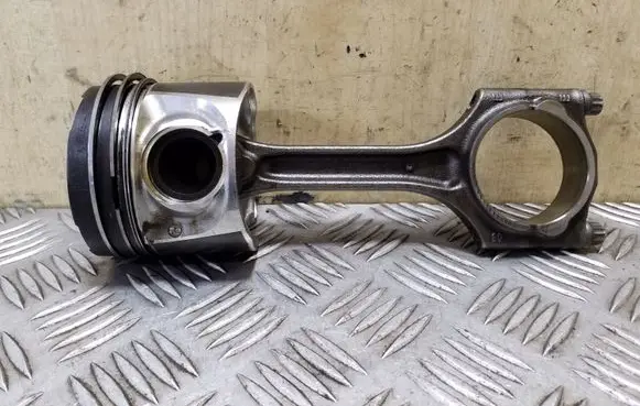 Volvo S60 Piston with connecting rod