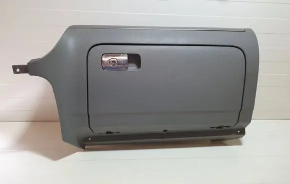 Volkswagen Golf V Glove box 1K1857290 1355D300465 1K1857289A