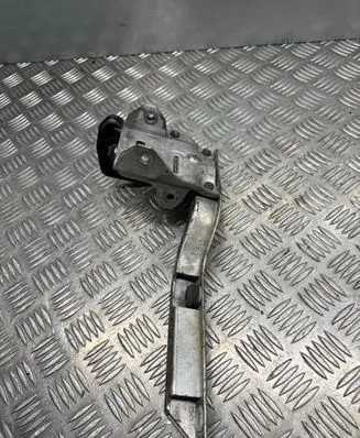 BMW 5 F10 F11 Radiator mount bracket 7583119 7575263 7575247