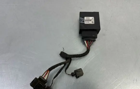 Volkswagen Touran II Fuel injection pump control unit/module 3Q0906121