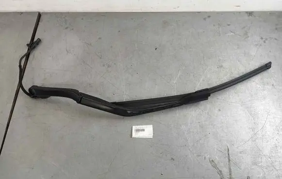 Volvo S90, V90 Front wiper blade arm 31385129