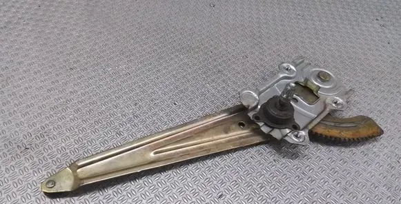 Rear door manual window regulator