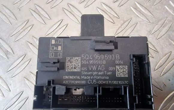 Volkswagen Golf VII Door control unit/module 5Q4959593B