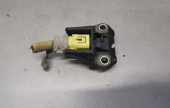 Subaru Outback Airbag deployment crash/impact sensor 98231AG000