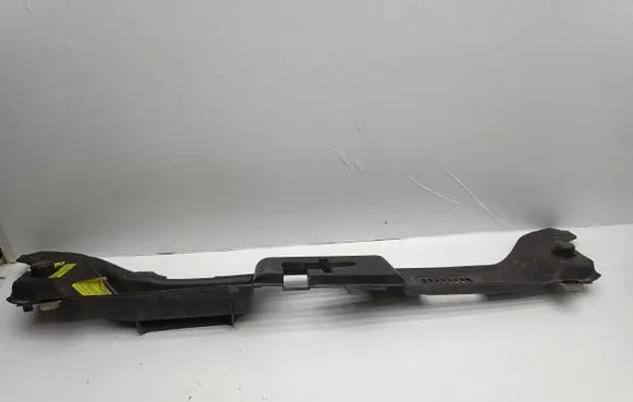 Volvo V50 Top upper radiator support slam panel 30674608 30674609