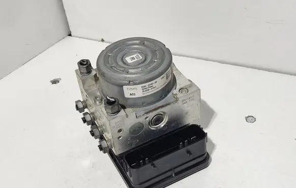 Ford Fusion II ABS Pump DG9C2C405AH 25022001194