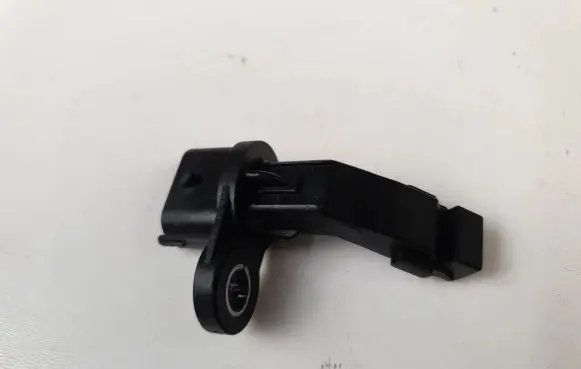 Mercedes-Benz CLA C117 X117 W117 Crankshaft position sensor A2709050600