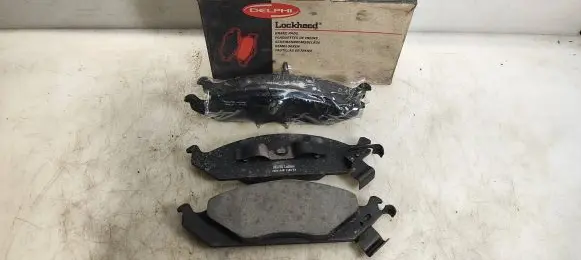 Chrysler Sebring (ST-22 - JR) Brake pads (front) 060415101161TA