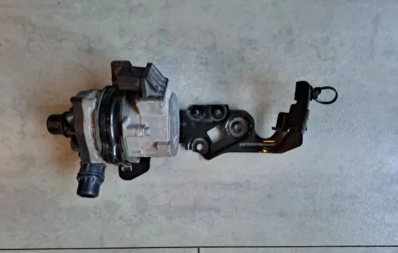 Mercedes-Benz S W222 Electric auxiliary coolant/water pump A0005001986 0005001986