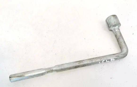 Chevrolet Epica Wheel nut wrench 