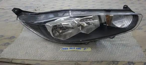 Ford Fiesta Headlight/headlamp 2020001118