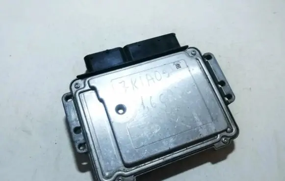 KIA Ceed Engine control unit/module 0281015438 13240262