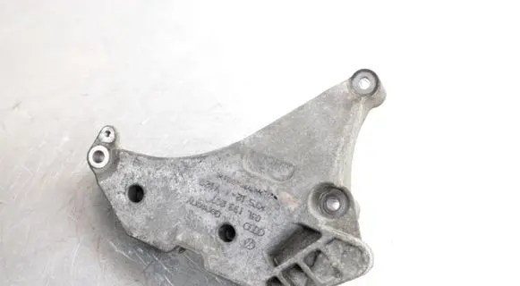 Volkswagen PASSAT B7 Engine mounting bracket 03L199207