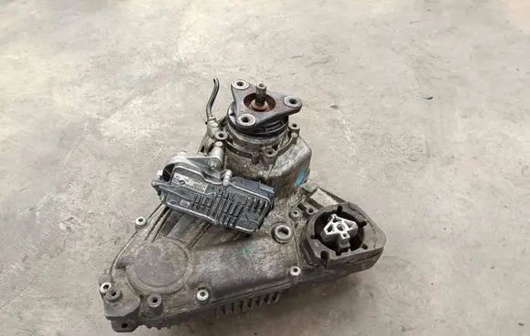 BMW X6 E71 Gearbox transfer box case 7643759 451377970