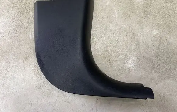 BMW 3 E90 E91 Foot area side trim 7066990 07056 107056