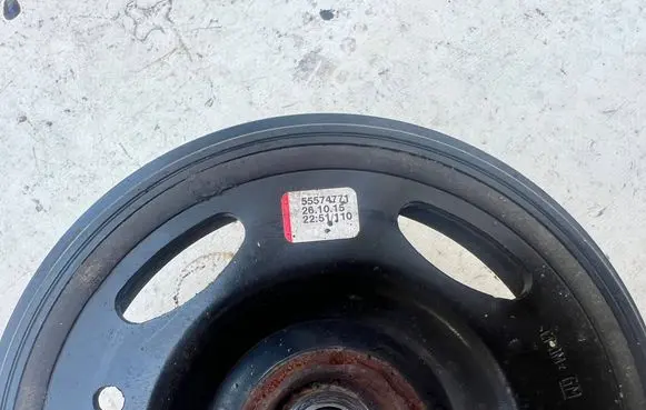 Opel Astra J Crankshaft pulley 55574771 261015