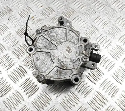 Volkswagen Polo VI Vacuum pump 06K145100AE