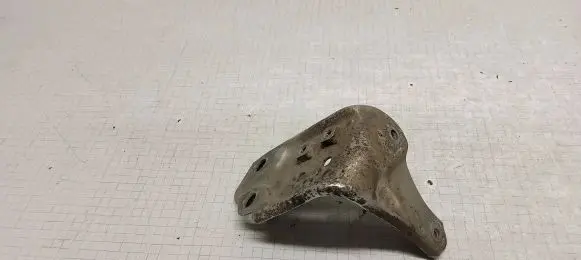 Toyota Verso Fender mounting bracket