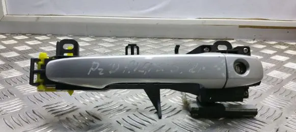 Toyota Avensis T270 Front door exterior handle