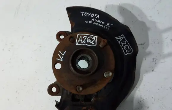 Toyota Auris E180 Front wheel hub spindle knuckle F10L6