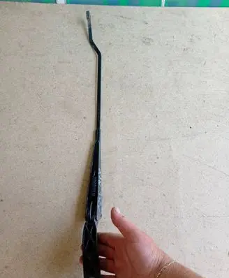 Peugeot 307 Front wiper blade arm 9641014780