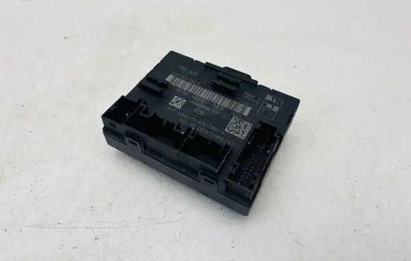 Skoda Superb B8 (3V) Door control unit/module 5Q0959593E 5Q0959593B