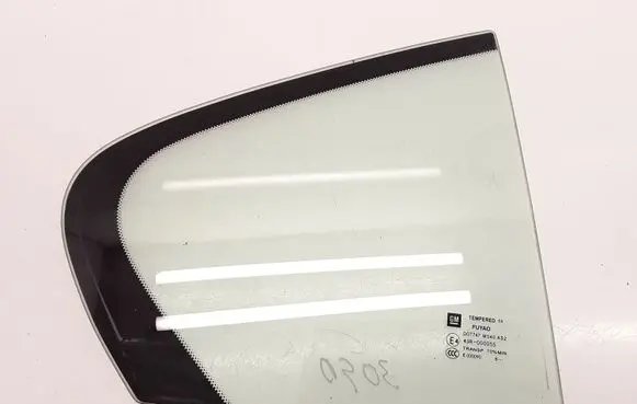 Rear vent window glass