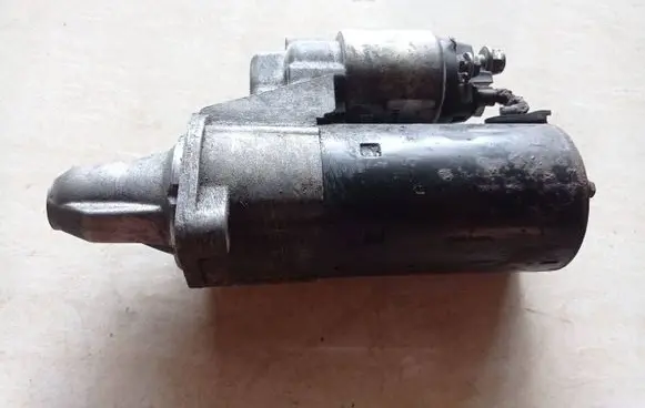 Mercedes-Benz GL X164 Starter motor A0061513701
