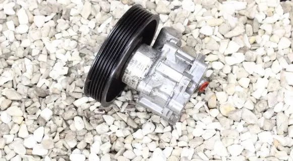 BMW X5 E53 Power steering pump 6757840 769297526 1095845