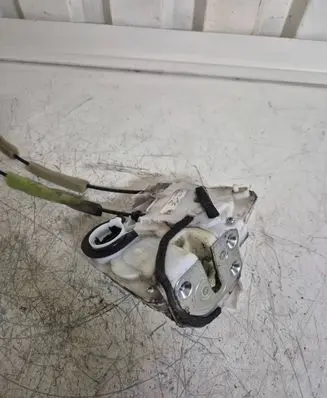 Mazda 6 Rear door lock G16P