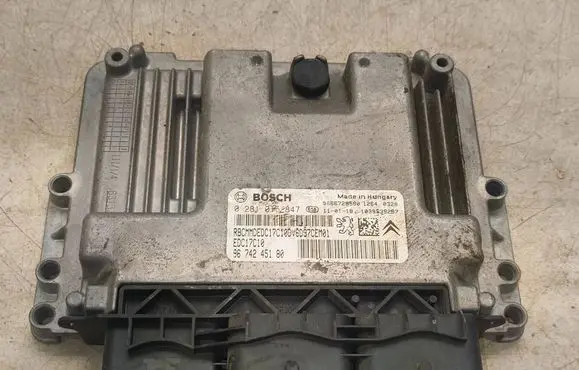 Citroen C4 II Engine control unit/module 9666729580 9674245180 0281015847