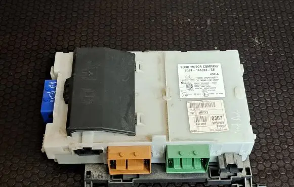 Ford Galaxy Fuse module 7G9T14A073CE 28174434 3659AF01125TP