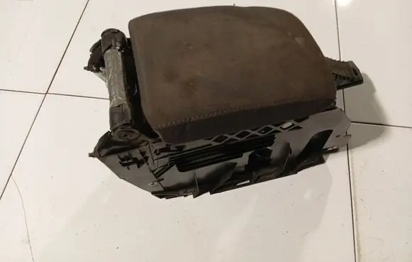 Volkswagen Golf V Armrest 1K5864251B