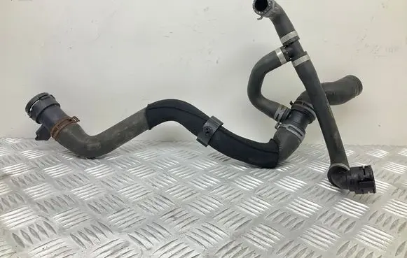 Engine coolant pipe/hose