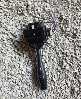 Mitsubishi Montero Indicator stalk 17D706