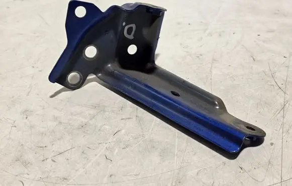 Toyota C-HR I Fender mounting bracket