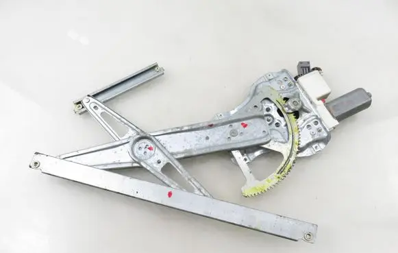 Toyota Avensis T250 Front door window regulator with motor 0130822031