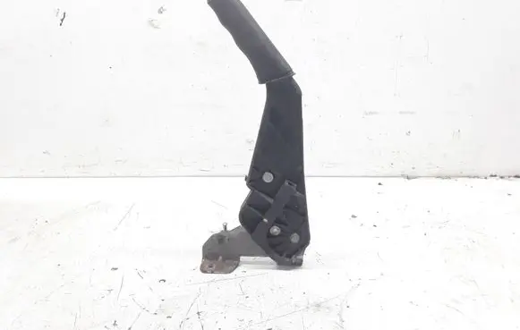 Handbrake/parking brake lever assembly