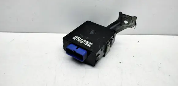 Toyota Land Cruiser (HDJ90) Light relay 8281060050