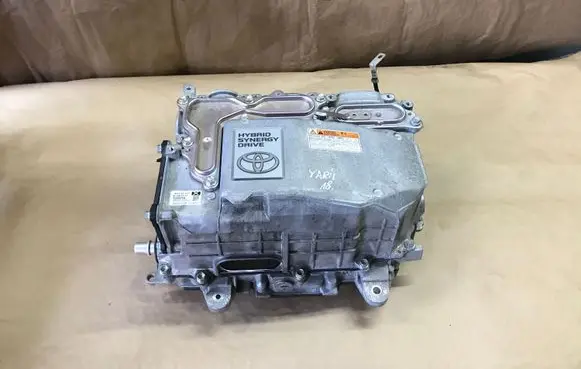 Toyota Yaris Voltage converter inverter G920052033 G920152013