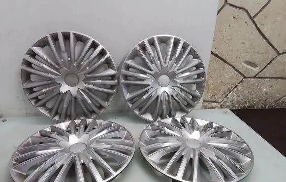 Volkswagen PASSAT B5 R15 wheel hub/cap/trim 