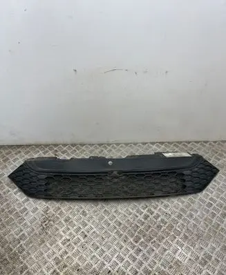 Iveco Daily 6th gen Front bumper upper radiator grill 5801543607 5801587018