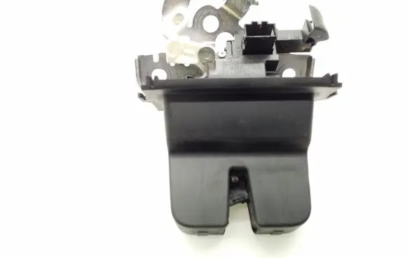 Skoda Octavia Mk3 (5E) Tailgate/trunk/boot lock/catch/latch 5E0827505