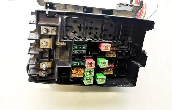 Volkswagen Jetta VI Fuse box set