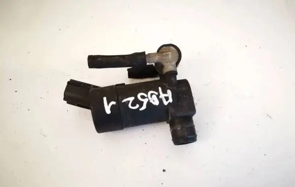 Volvo XC90 Windscreen/windshield washer pump 1s7117k624fe
