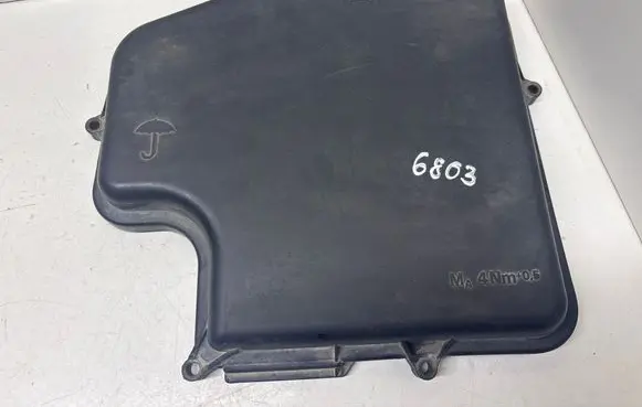 Volkswagen PASSAT B5 Fuse box cover 8D1907613A