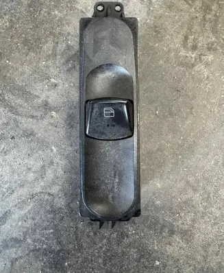 Mercedes-Benz Vito Viano W639 Electric window control switch A6395451413