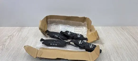 Maserati Levante Brake pads (front) 673011564
