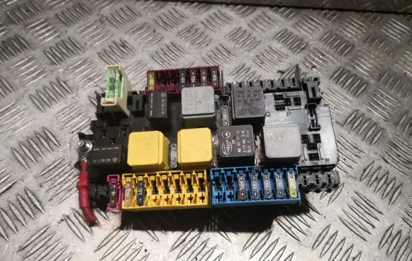 Mercedes-Benz ML W166 Fuse box set 1669063801 A1669063801