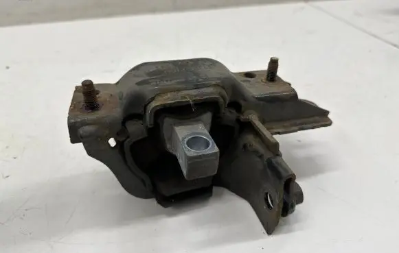Volkswagen Polo V 6R Engine mount bracket 6R0199555